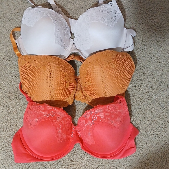 3 Bras Size 38 C - Picture 1 of 6